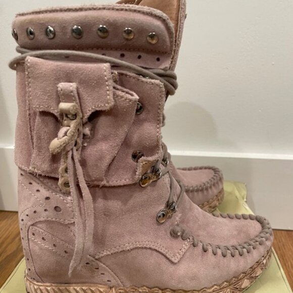 **SOLD**El Vaquero Light Pink Nikila Suede boots EU36 (Will fit US size 6-6.5) - Picture 2 of 9